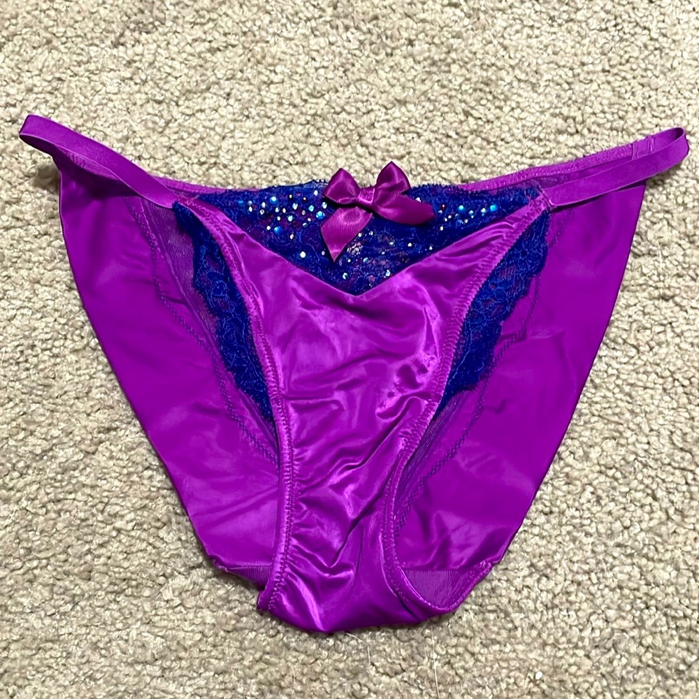 Nwt Victoria’s Secret Brazilian panty M